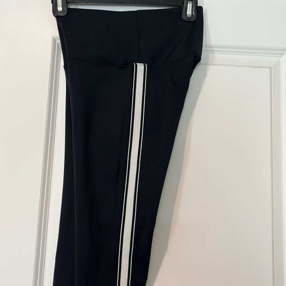 Black High-Waisted Leggings small